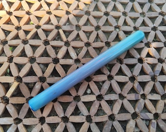 Vintage Blue Catalin Bakelite Stab: Seltene Türkis poliert Roh-Bestand 42gr