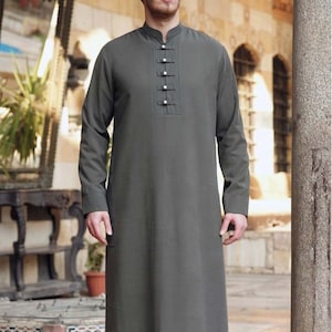 Men's Jabbar Arabic Traditional Emirati-style thobe image 1