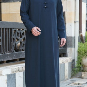 Men's Jabbar Arabic Traditional Emirati-style thobe image 6