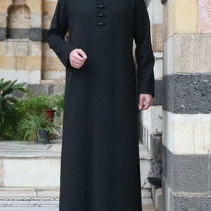 Men's Jabbar Arabic Traditional Emirati-style thobe image 9