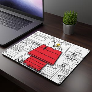 Podkładka pod myszkę Snoopy, słodki dodatek na biurko z kreskówek, prezent dla fanów Peanuts, wystrój domowego biura, wyjątkowy wystrój stanowiska pracy