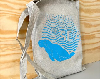 Bolsa de la compra estampada a mano, bolsa de tela de algodón pre-reciclado con serigrafía, diseño marítimo, "Sé amable con el mar".