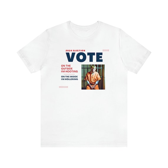 Election Day Vote Trump On the outside im hooting on the inside im hollering jail T-Shirt