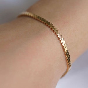 Elegant 14K Solid Gold Unisex Zigzag Bracelet, Men & Women&#39;s Chain Wrist Wear, Stackable Wedding and Anniversary Jewelry, Everyday Wear Gift