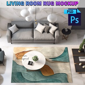 Puede incluir: Una maqueta de alfombra de sala de estar con una alfombra beige y turquesa con un diseño abstracto. La alfombra se coloca en un salón con un sofá gris, una mesa de café y una mesa auxiliar. El texto "Creative Mockupant" es visible en la alfombra.