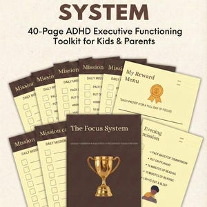 Puede incluir: Un kit de herramientas llamado "The Focus System" para niños y padres, diseñado para ayudar con la función ejecutiva del TDAH. La portada presenta un trofeo dorado y el texto "40 Misiones Diarias y Herramientas de Funcionamiento Ejecutivo para Niños". Incluye listas de verificación de misiones diarias y menús de recompensas.