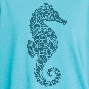 Kustnära sjöhäst PNG, sublimering av naturen i havet, grafik med havsliv, dubbelexponering på stranden, boho marin konst