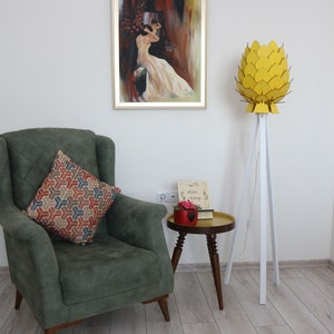 Pine Cone Wooden Tripod Floor Lamp: Modern Home Decor (DIY Assembly)