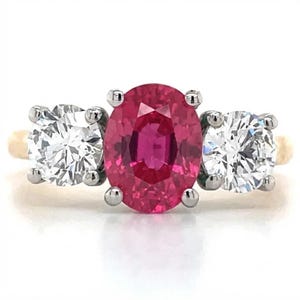Bague trois pierres birman Art déco avec rubis et diamants millegrain serti lunette style vintage Art déco Proposer une bague édouardienne bagues de fiançailles pour femme