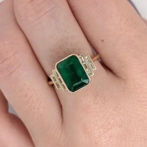 Art Deco Antique Emerald and Baguette Diamond Halo Engagement Ring in Sterling Silver Vintage-style Edwardian Ring Beautifully Crafted Ring