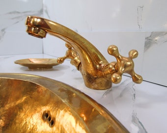 Engraved Brass Sink Vanity Faucet, Bathroom Hot and Cold Brass Faucet, Engraved Style