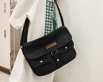 Vintage casual canvas bag,High-quality Messenger Bag for Men and Women,Crossbody Bag and Adjustable Strap,Suitable for Travel and Daily Use.