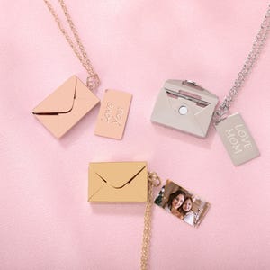 Collar con sobre personalizado con foto o texto, medallón con foto grabada, collar con carta de amor, collar con sobre de correo dorado, collar para mamá