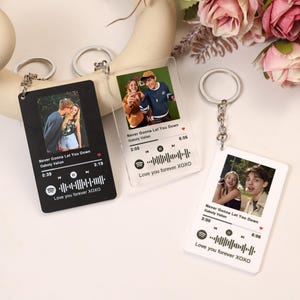 Porte-clés musique personnalisé avec photo,Porte-clés musique personnalisé,N'importe quelle chanson/liste de lecture/album,Porte-clés souvenir,Cadeaux d'anniversaire,Cadeaux pour couples