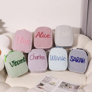 Sac à lunch en seersucker pour enfants, sac à lunch à monogramme brodé à la main, sac à lunch avec prénom personnalisé, fourre-tout à lunch, boîte à lunch, cadeau pour enfant.