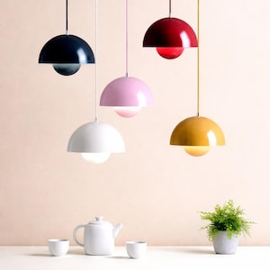 Dänische Pendelleuchte in Blütenknospenform | Minimalistische skandinavische Metallleuchte – verschiedene Farben