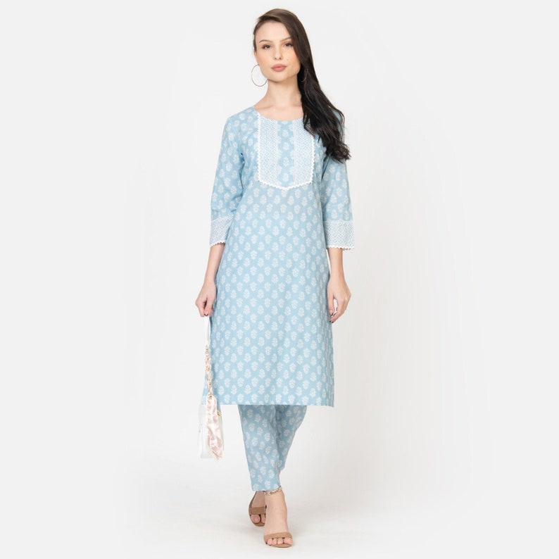 Ensemble kurta traditionnel indien bleu clair imprimé avec pantalon pour femme Ensemble kurta de créateur ethnique en pur coton imprimé bloc KURTIS POUR FEMME image 1