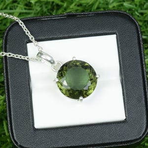 19 CT Natural Green Sapphire Gemstone. 925 Silver Sapphire Necklace. Original Green Sapphire Necklace. September Birthstone.
