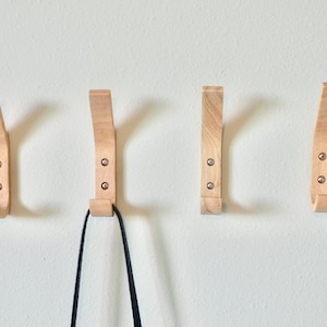 Curved Wall Hook from Beech Wood Single Hook Scandinavian Natural Home Organizer Bathroom Kitchen Kids Room Wall Storage Towel Coat Holder