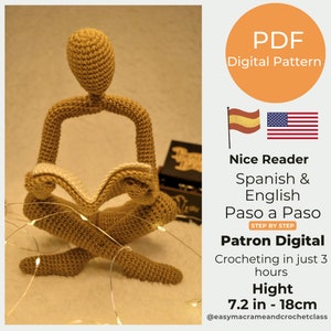 Puede incluir: Patrón de crochet para una persona de crochet leyendo un libro. El patrón está disponible en español e inglés. El patrón es digital y se puede descargar en formato PDF. La persona de crochet mide 7,2 pulgadas de alto o 18 centímetros de alto.