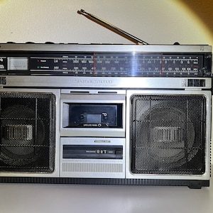 Philips 22RR584 Radiocassette Boombox Vintage