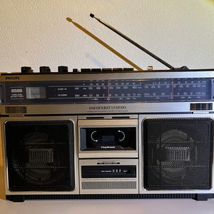 Philips D8588 Radio Cassette Boombox Vintage