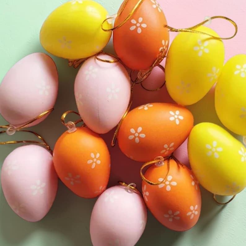 Cartoon style Easter plastic surprise egg toy with openable eggshell design, fun gift for children and spring party decoration.