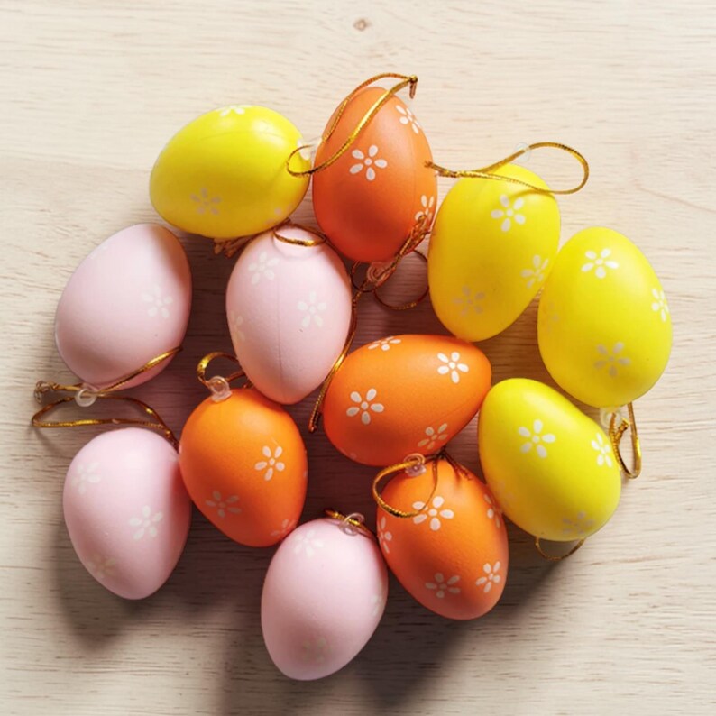 Cartoon style Easter plastic surprise egg toy with openable eggshell design, fun gift for children and spring party decoration.