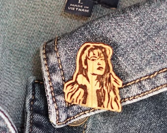 Selena Wooden Magnetic Pin