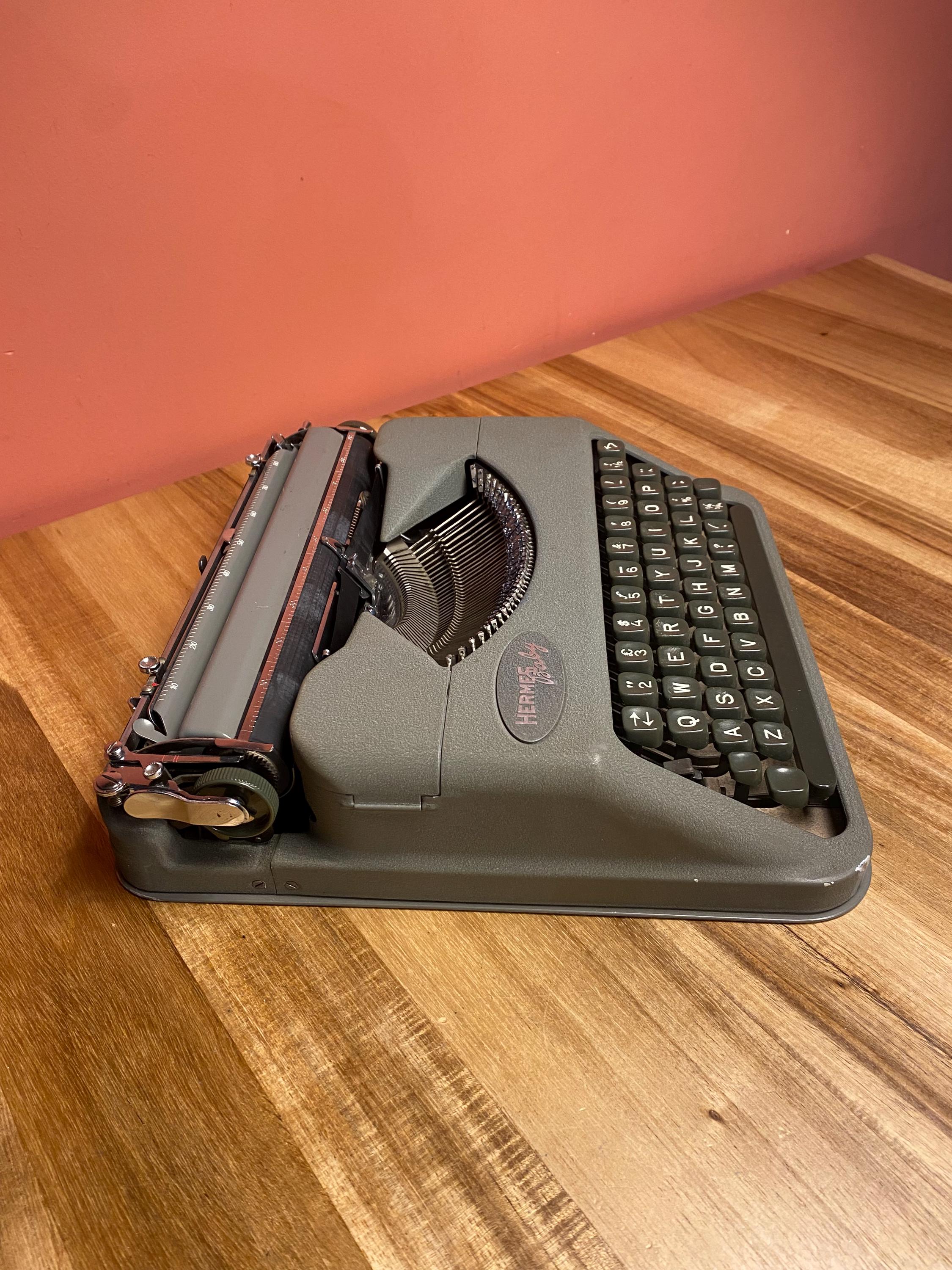 エルメス ベビーロケット タイプライター (1954) – 超ポータブル