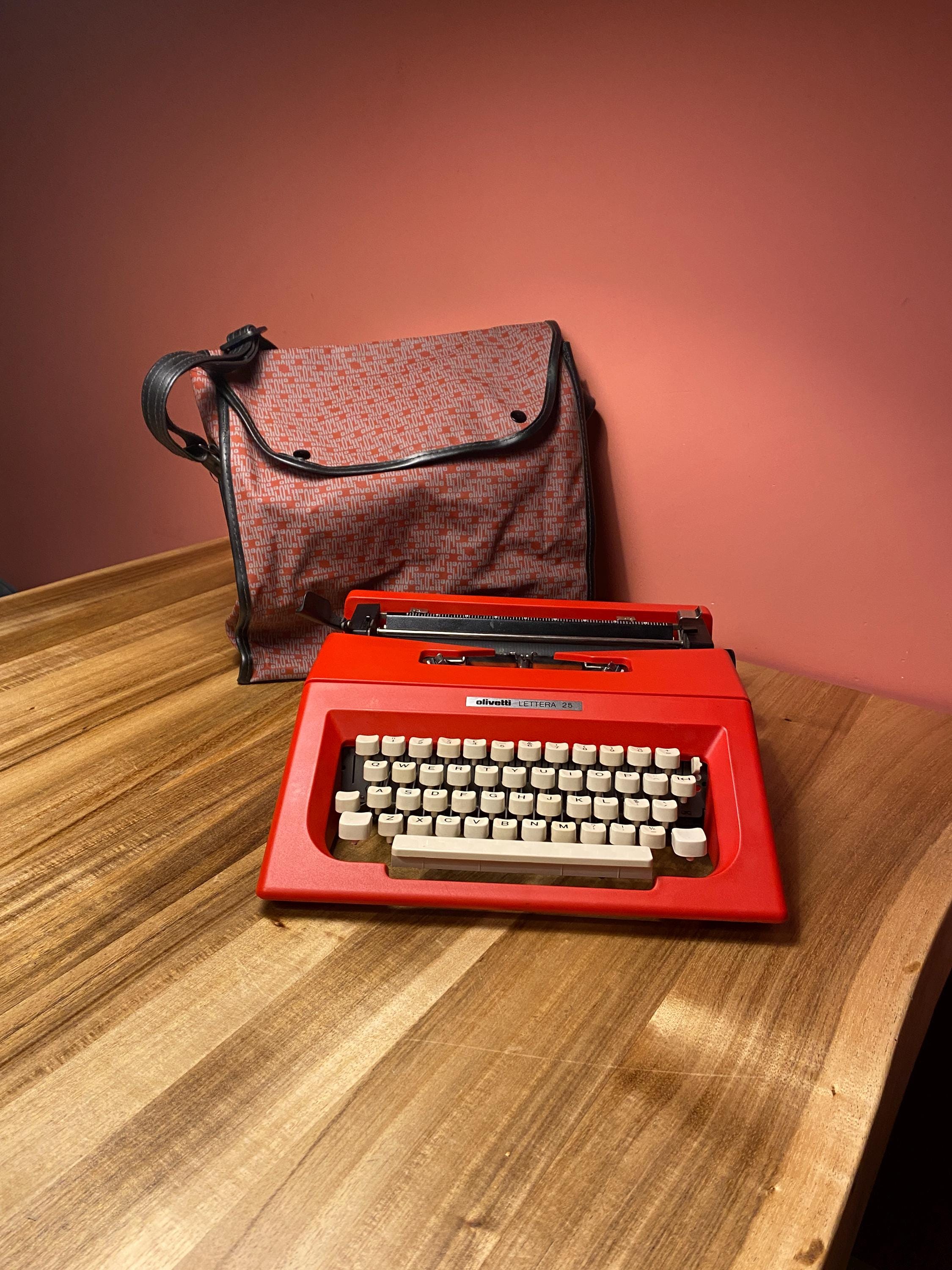 olivetti LETTERA25 タイプライター OLIVETTI Lettera 25 タイプライター インクリボン交換済み – zakka