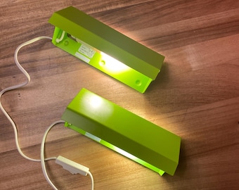 Conjunto de 2 apliques de parede maciços – Verde Lima Brilhante – Modelo 74317/61 – 2007 – Iluminação de Design Minimalista