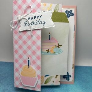 de gâteau d'anniversaire | Pli amusant | Au top | Cupcake fou | carte de petit gâteau | Extra spécial