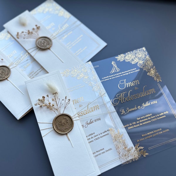 Blumenhochzeits-Einladungs-Set: Acryl- und Folien-Einladungen mit beigem Umschlag und exquisitem trockenem Blumendetail