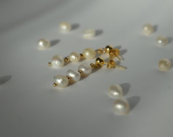 Schlichte Creolen-Creolen mit Perlenanhänger-Elegante Creolen-Süsswasser Perlen-Perlen-Schlichte Ohrringe