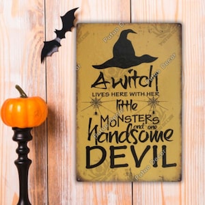 Tutaj mieszka czarownica Małe potwory i jeden przystojny diabeł Metalowy znak Tabliczka ścienna Plakat Retro Halloween Night Party Art Decor
