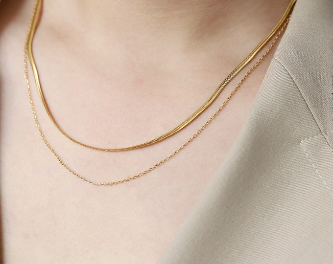 Tarnish-Free 18k Gold Herringbone Chain Necklace Set - Timeless and Sophisticated Jewelry