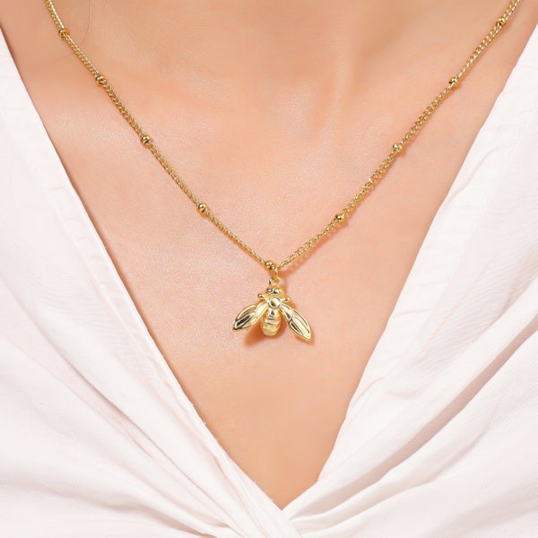 Bee Necklace Gold Filled, Delicate Necklace with Bee Charm, Bumble Bee Necklace, Dainty Bee Jewelry, 18K Gold Bee Pendant, Gift for Her