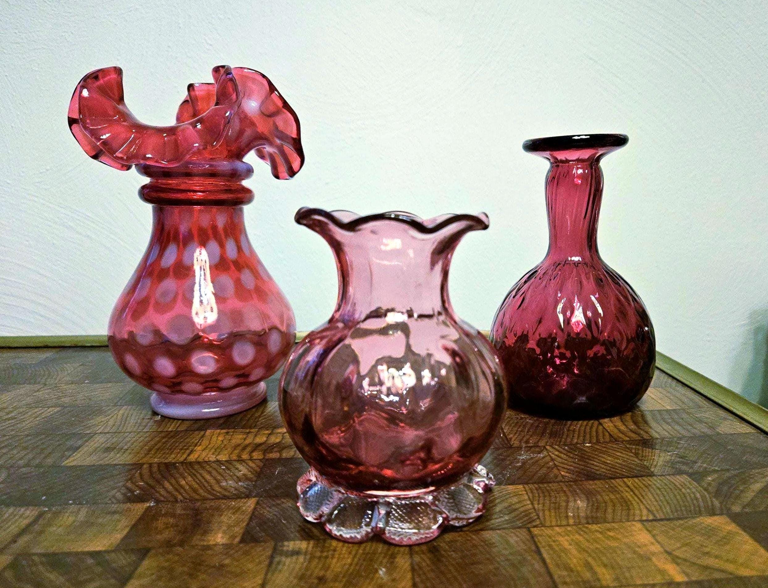 ケルシー・マーフィー作 カメオグラス 花瓶　ガラス彫刻　ピルグリム・グラス社 Pilgrim glass vase - Etsy 日本