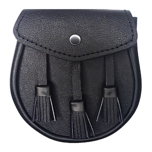 Scottish Black Leather Simple Kilt Sporran – Distinctive Texture with Free Chain Belt – Classic Highland Accessory