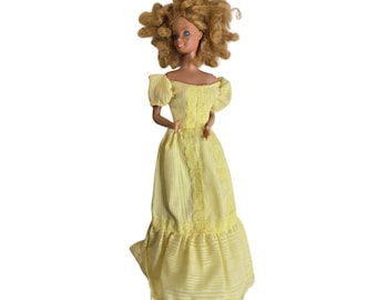 vintage Magic Curl Barbie # 3856 Superstar des années 1980 avec robe jaune originale 1981
