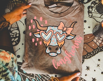 Floral Longhorn T-shirt: Boho Texas Mascot Inspired Graphic Tee
