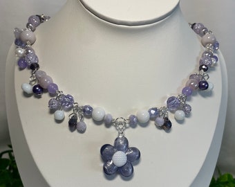 BUBBLE DAISY NECKLACE in lavender