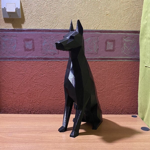 Statue de Doberman Noir en Polygones - Pièce Unique 3D - 40 cm de Hauteur