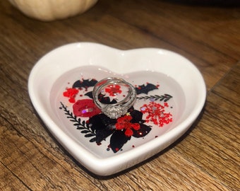 Resin Ring Dish | Pressed Flowers | Halloween Fall Resin Dish | Heart Shaped Resin Dish | Spooky Gift | Jewelry Storage
