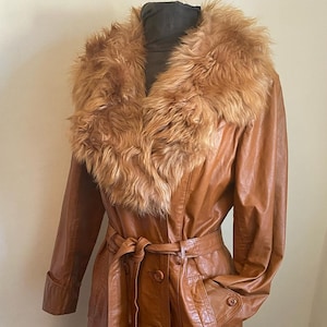 Women&#39;s Brown Sheepskin Leather Coat Handmade Vintage Trench with Fur Collar, Classic Winter Overcoat Timeless Fashion Perfect Gift for Her