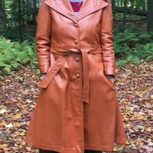 Women&#39;s Handmade Brown Leather Trench Coat – Vintage Gothic Winter Overcoat | Long Sheepskin Jacket | Unique Gift for Her or Mom