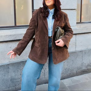 Women&#39;s Vintage Brown Suede Leather Blazer Coat – Western-Inspired Genuine Suede Outerwear – Elegant Formal Jacket – Perfect Gift for Her