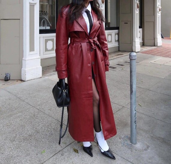 90's 本革カウソフト レザーロングコート レッド 9号 ベルト付　y2k 美品 リサ・コンテ ラムレザー 羊革 コート イタリア製 ネイビー