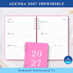 Puede incluir: Una agenda semanal 2027 de espiral con una cubierta rosa brillante que muestra el año 2027 en texto blanco. Las páginas abiertas presentan un diseño horizontal para enero, incluyendo los días de la semana en español y espacios con líneas.